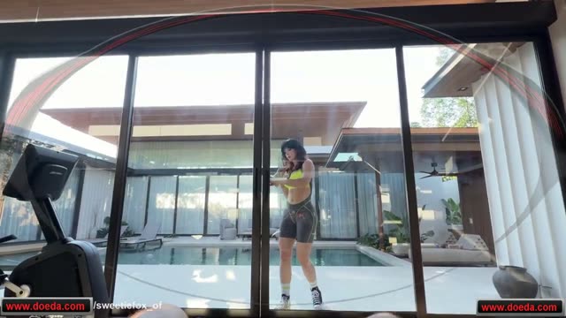 Cikik gotlu kasli rusu spor salonunda - Türk İfşa